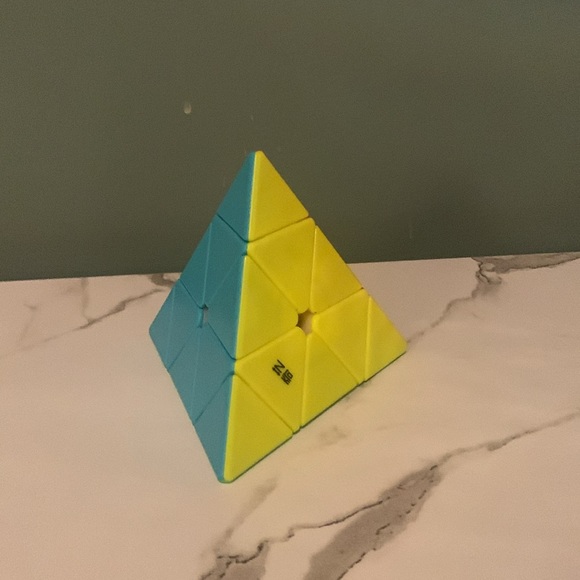 Triangle, Rubiks cube - Picture 3 of 4